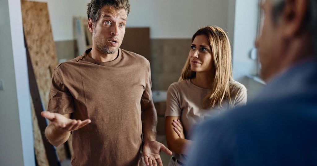Problems with a tenant. Homeowners' association